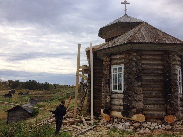 Карпогоры. Храм в деревне Земцово Карпогоры. Храм в деревне Земцово