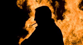 В Архангельске женщина погибла при пожаре в деревянном доме