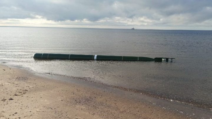 На берег Белого моря выбросило 8-метровый имитатор «Бериллий»