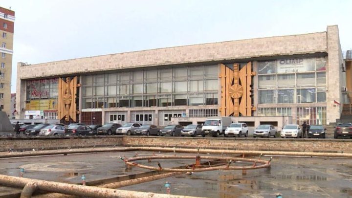В Архангельске начались работы по благоустройству территории перед Дворцом спорта