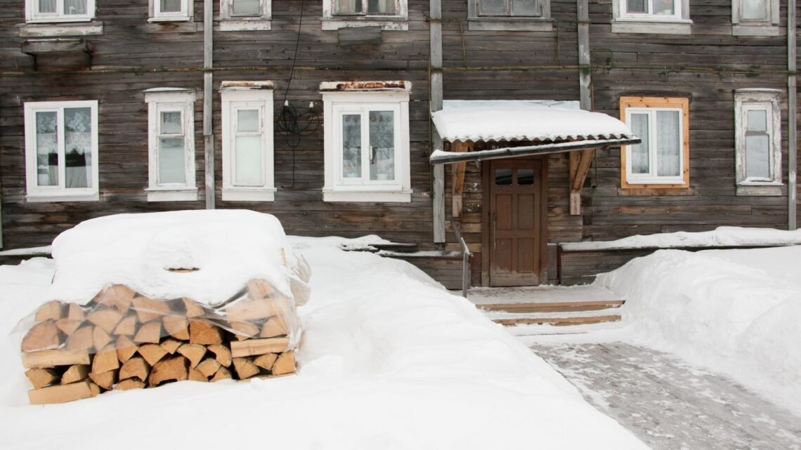 Шторм обрушился на Архангельскую область