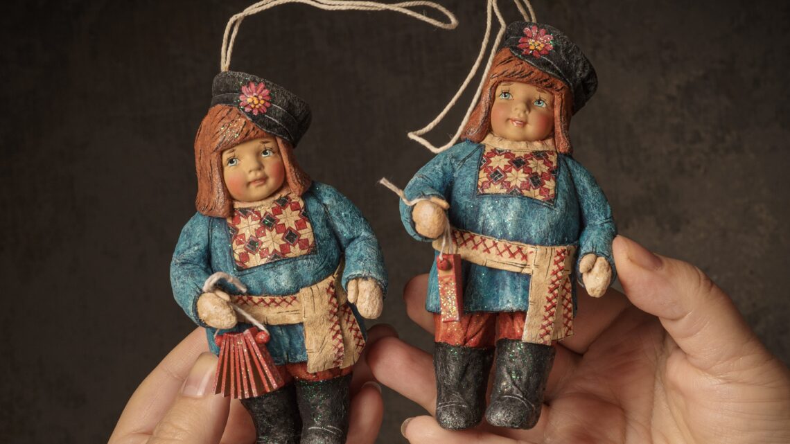В Северодвинске мастерица создаёт новогодние игрушки из ваты